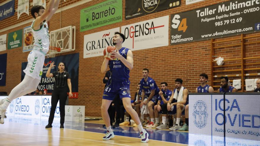 El entrenador Javi Rodríguez, después de que su Alimerka Oviedo Baloncesto cayera (80-81) ante el Castelló: &quot;Ya son muchos los partidos que se nos han escapado al final&quot;