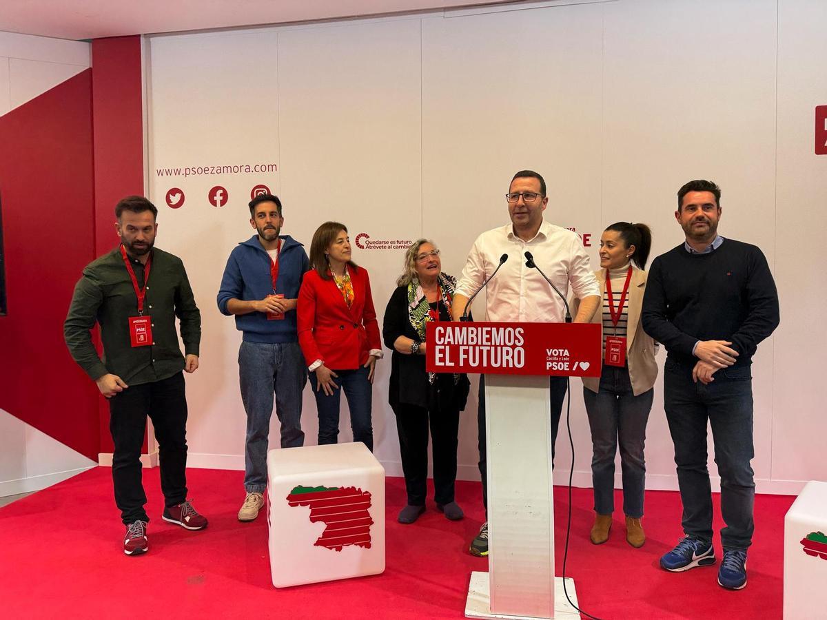 Elecciones en Castilla y León: Los socialistas de Zamora celebran que revalidan sus tres procuradores Elecciones en Castilla y León: Los socialistas de Zamora celebran que revalidan sus tres procuradores