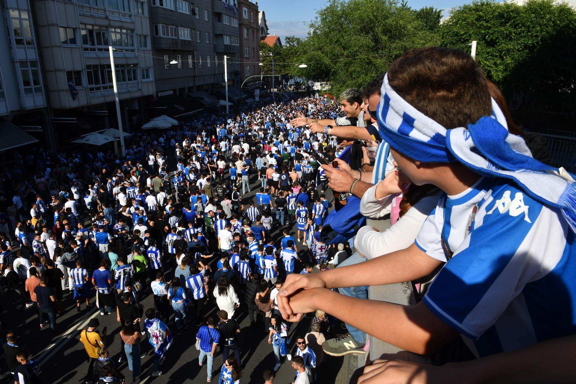 Recibimiento al Deportivo antes del partido frente al Linares