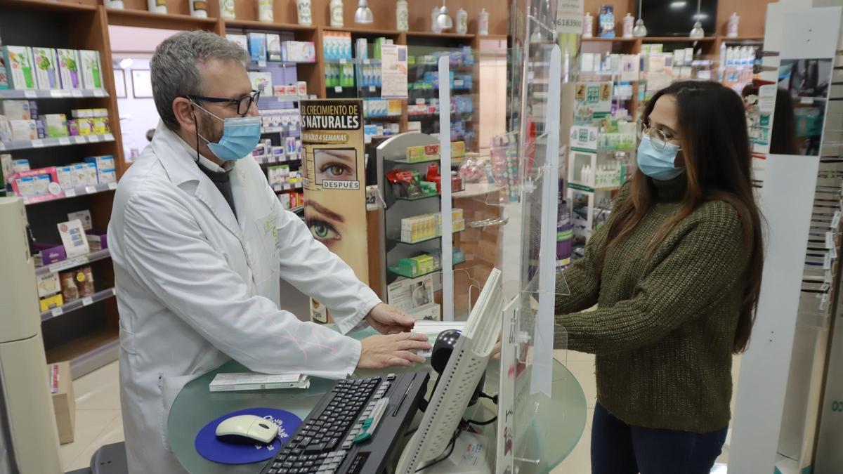 Los test de antígenos deberán realizarse en presencia del personal de la farmacia para certificar el contagio (archivo).