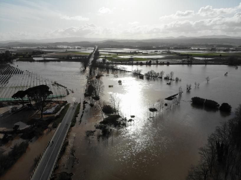 El pont del Ter a Verges, completament negat i inutilitzat