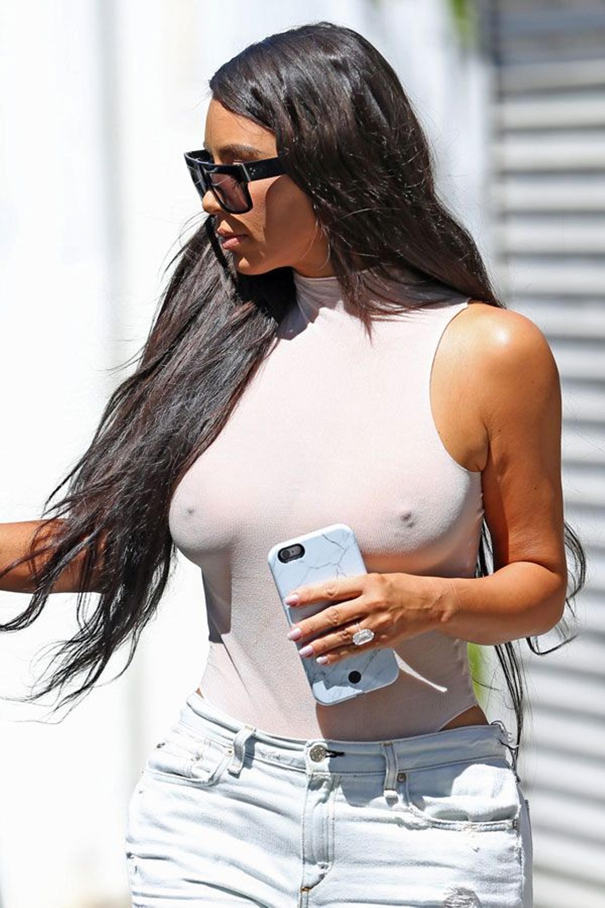 Kim Kardashian se apunta al 'free the nipple'