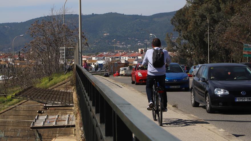 Jícar será la empresa encargada de poner los toldos en el puente de Electromecánicas