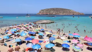 Precintado el equipo de música de un restaurante en Platges de Comte