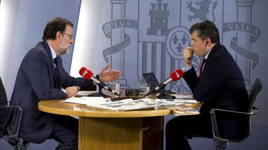 Rajoy acusa a Sánchez de estar &quot;dispuesto a lo que sea&quot; para buscar un &quot;pacto de Tinell&quot;