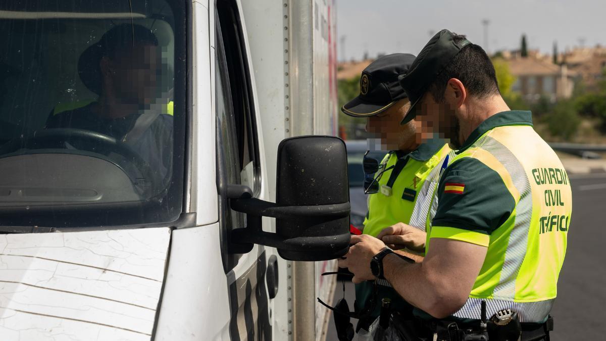 Imagen de recurso de un control de tráfico de la Guardia Civil.