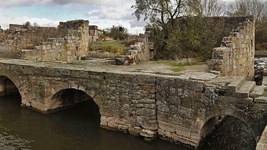 El puente deteriorado.