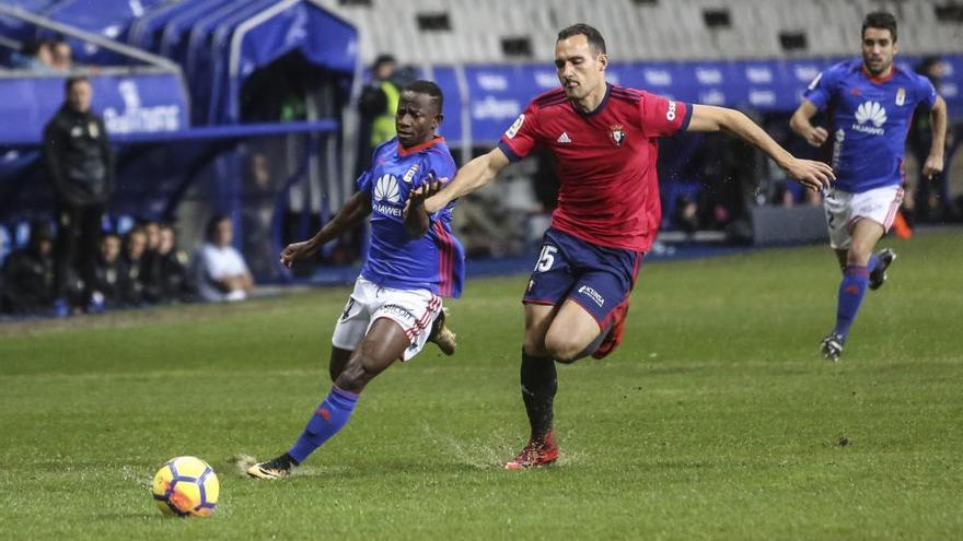 Partido entre Real Oviedo y Osasuna en el Carlos Tartiere