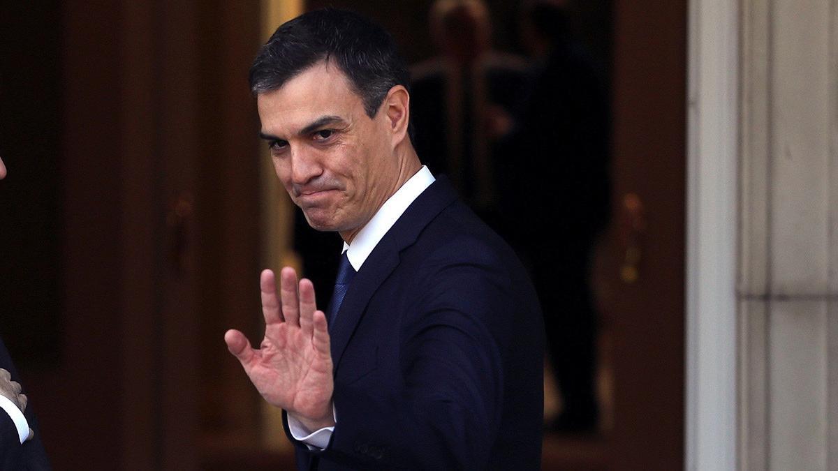 Pedro Sánchez durante la recepción al presidente de Ucrania.