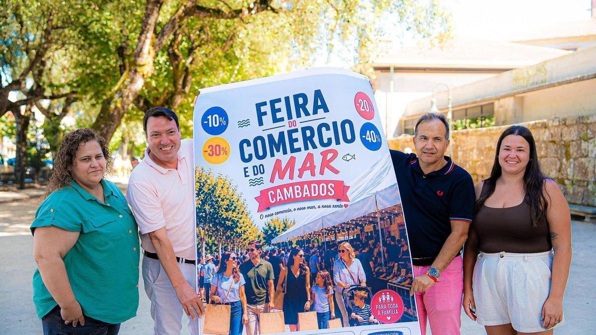 Autoridades y representantes de la organización en la presentación de la cita.