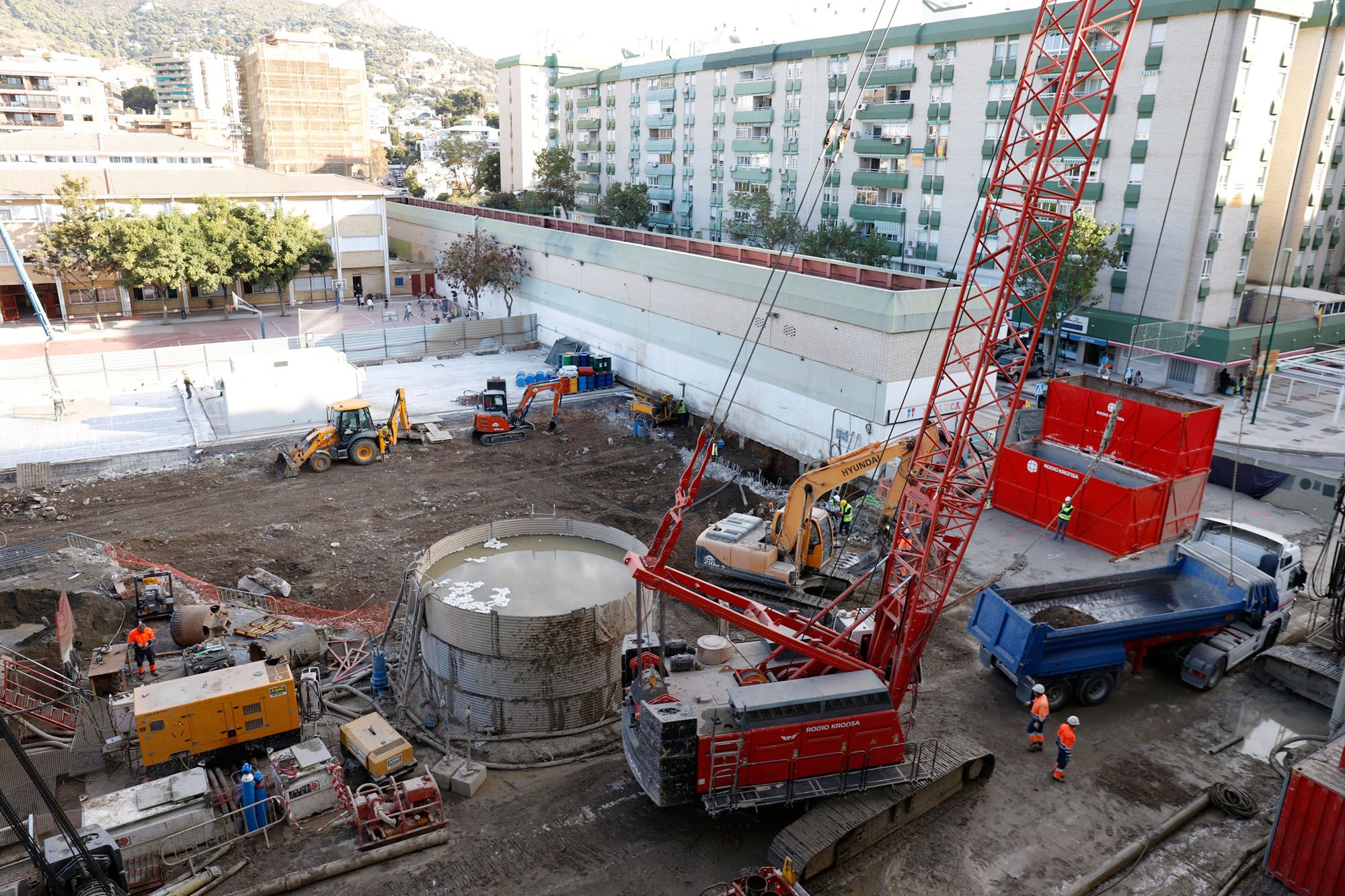 Obras del nuevo aparcamiento en El Palo