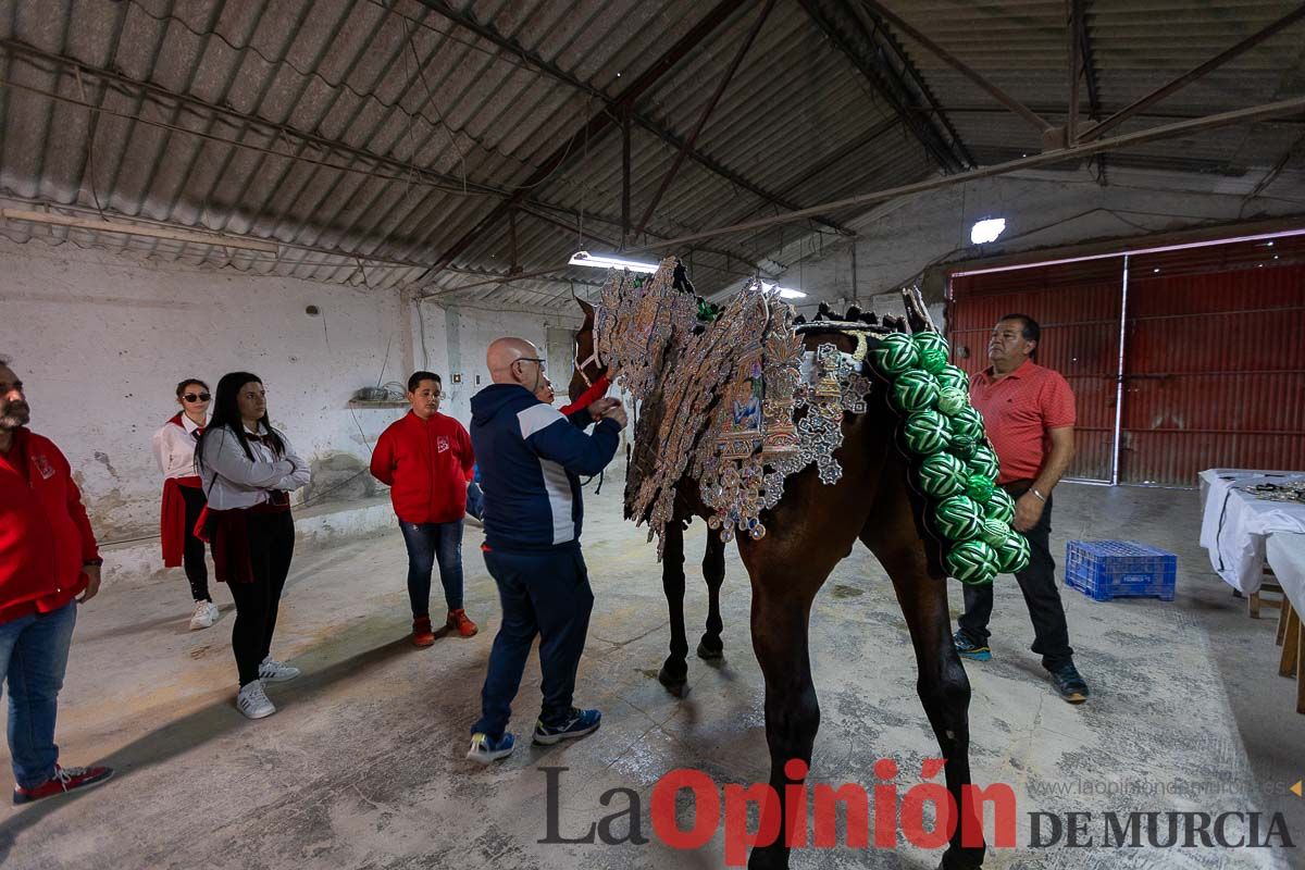 Vestir a un caballo del vino en la mañana del dos de mayo