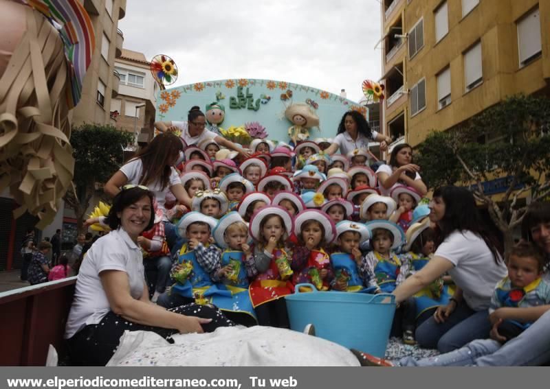 Almassora se llena de fiesta con la cabalgata