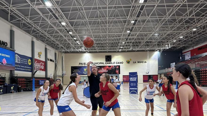 La NBA Basketball School de La Nucía cuenta con el entrenador asistente de los Sixers