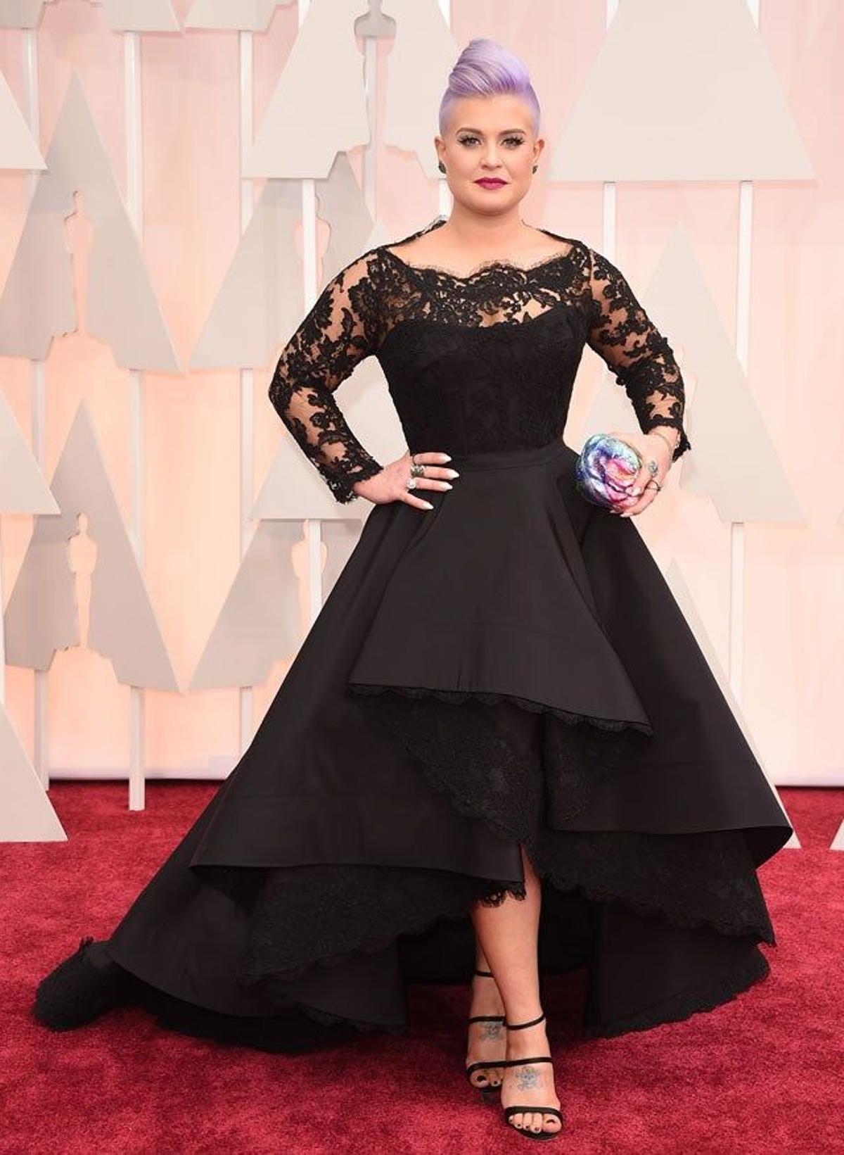 Kelly Osbourne en la alfombra roja de los Oscar 2015