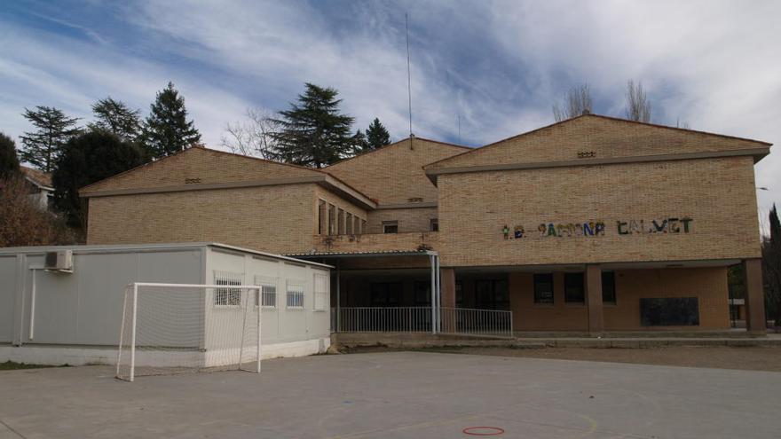 Imatge actual de l&#039;edifici d&#039;infantil i primària, que s&#039;ampliarà amb un tercer pis