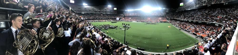 Las bandas de música llenan Mestalla, búscate en la galería