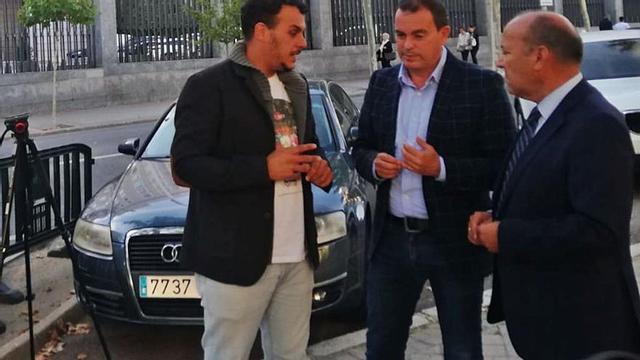 Del Bien, Requejo y Barrios, ante el Ministerio de Defensa. |