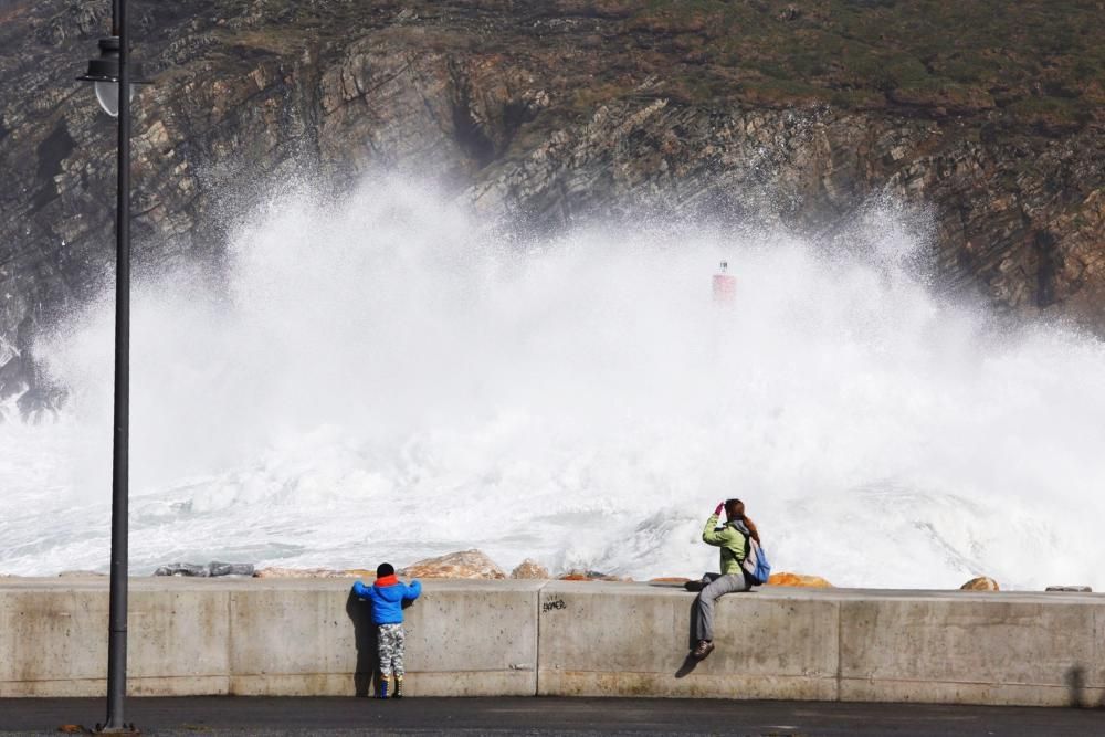 Temporal en Puerto de Vega.