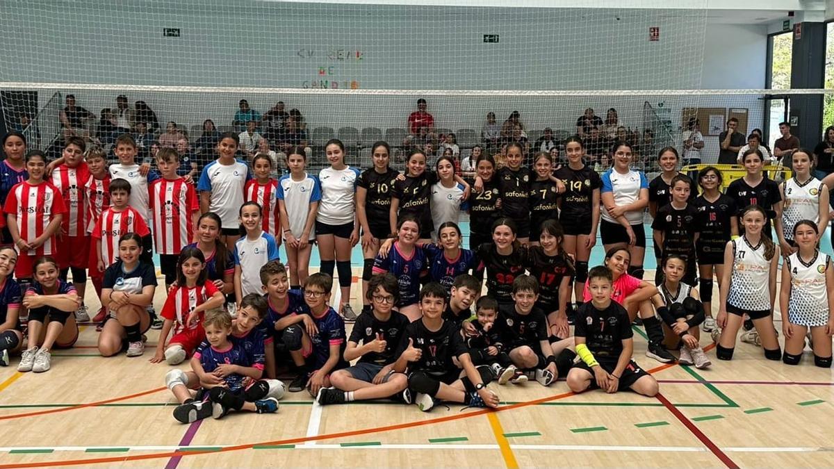 Participantes en la jornada celebrada en el Pabellón Municipal del Real de Gandia