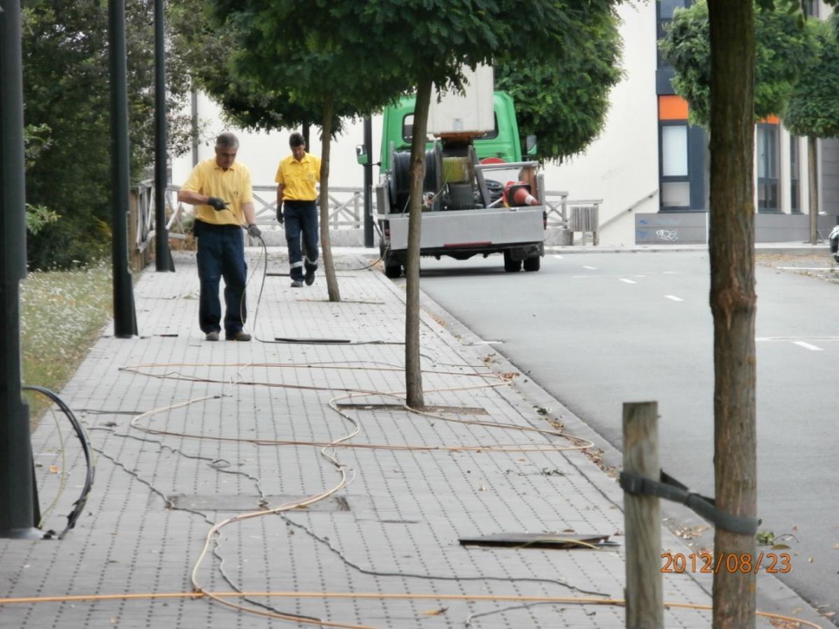 Trabajos de reposición de cable en Meixonfrío hace unos años.