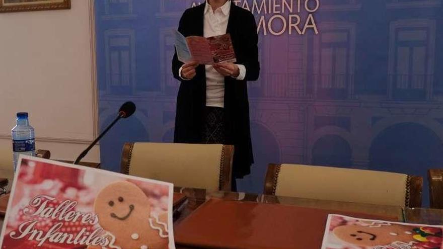 La concejala Soraya Merino presenta el programa.