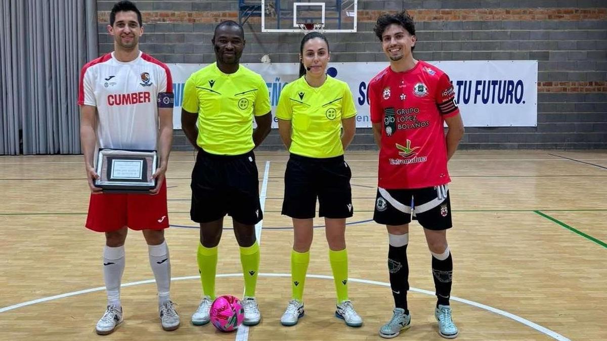 Los capitanes de Las Cuevecillas y el Grupo López Bolaños, el pasado sábado.