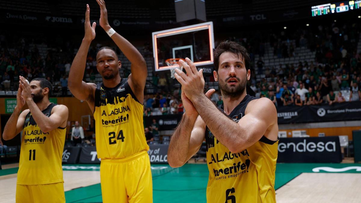 Scrubb, Morin y Fitipaldo celebran el pase a las semifinales.