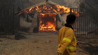 Los incendios que arrasan Chile dejan decenas de muertos