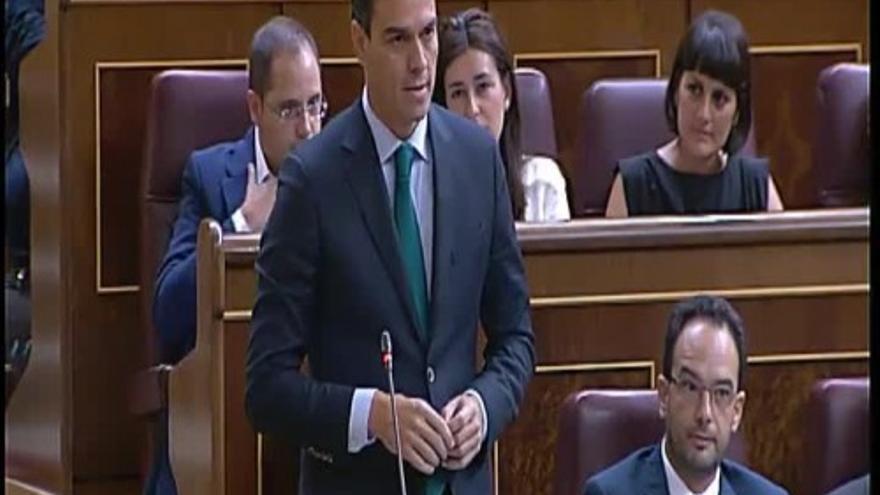 Sánchez se estrena en un cara a cara con Rajoy en el Congreso