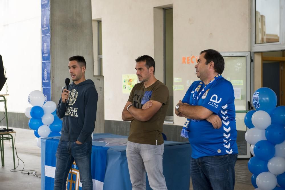 Los jugadores del Real Oviedo, Esteban y Diegui, visitan el colegio de La Corredoria 2