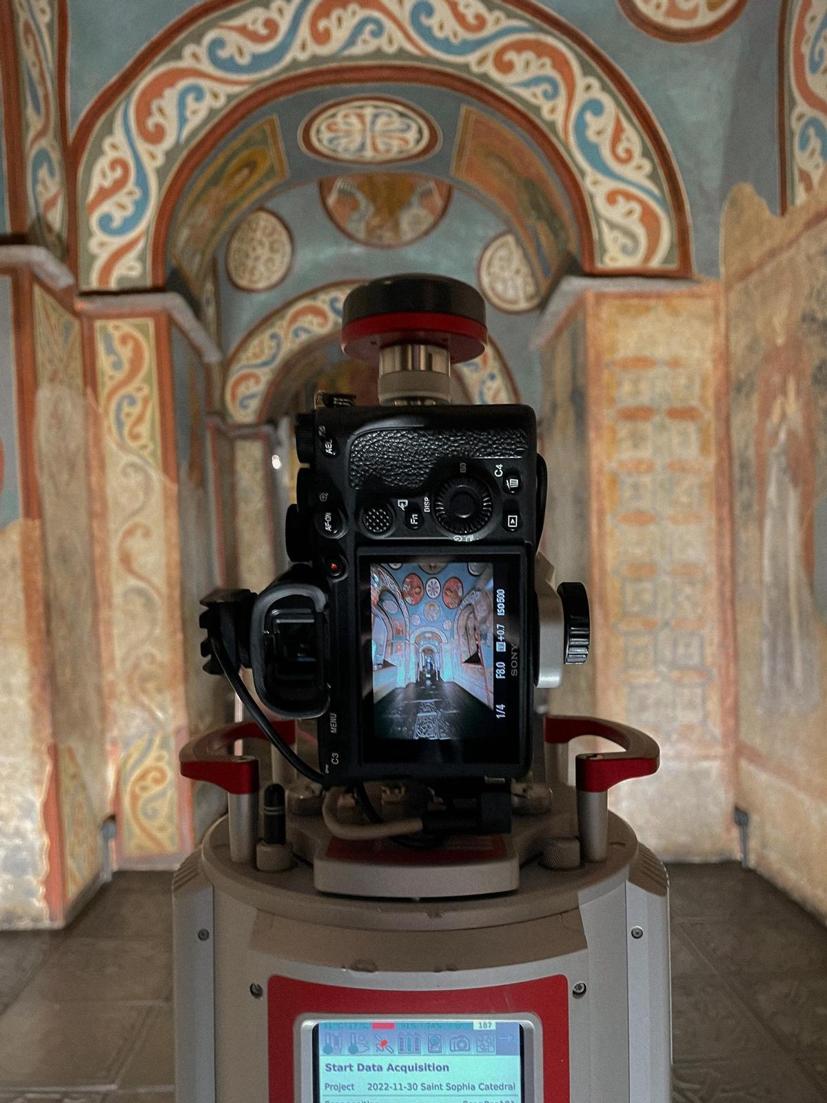 Toma de imágenes por el personal de Skeiron en la catedral de Santa Sofía de Kiev