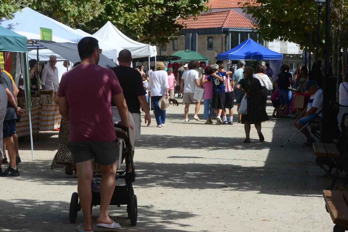 Música, artesanía y gastronomía inundan Cangas con el Satur-Day Fest. Música, artesanía y gastronomía inundan Cangas con el Satur-Day Fest.