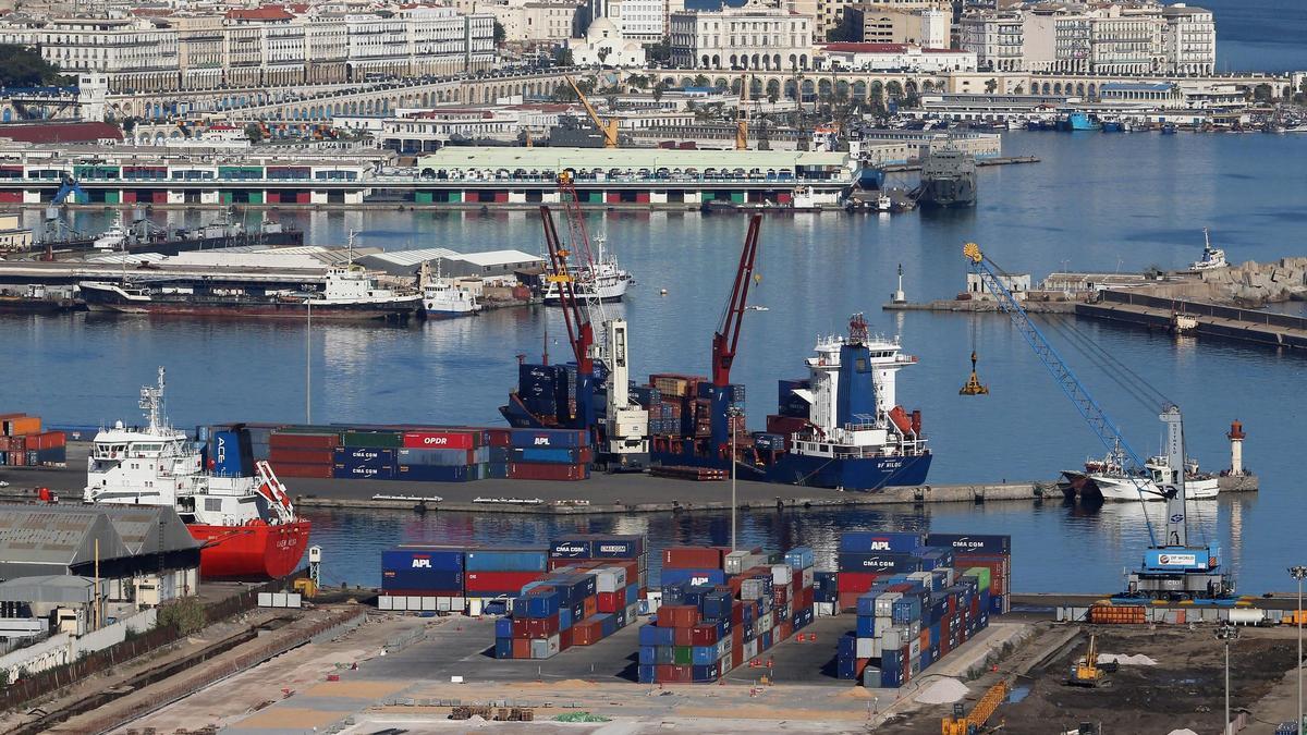 Imagen del puerto de Argel, uno de los más importantes de este país.