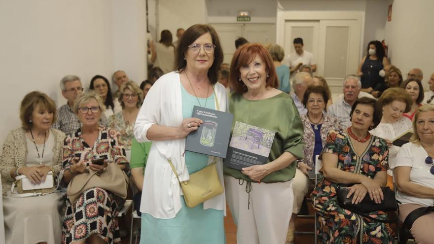 Lola Alonso reúne en un libro sus artículos publicados en Diario CÓRDOBA