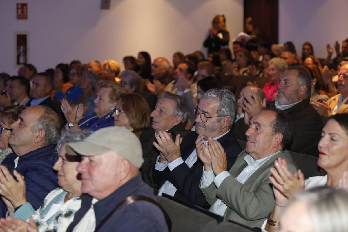 EN IMÁGENES: Presentación de la Fundación Corripio Alonso en el teatro Riera de Villaviciosa