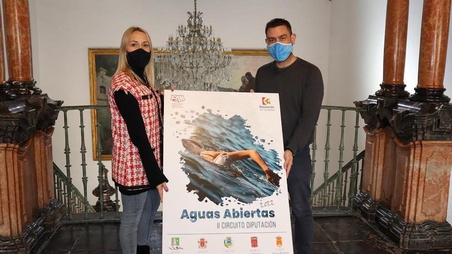 Ana Blasco y Pedro Soriano, en la presentación del circuito provincial de aguas abiertas.