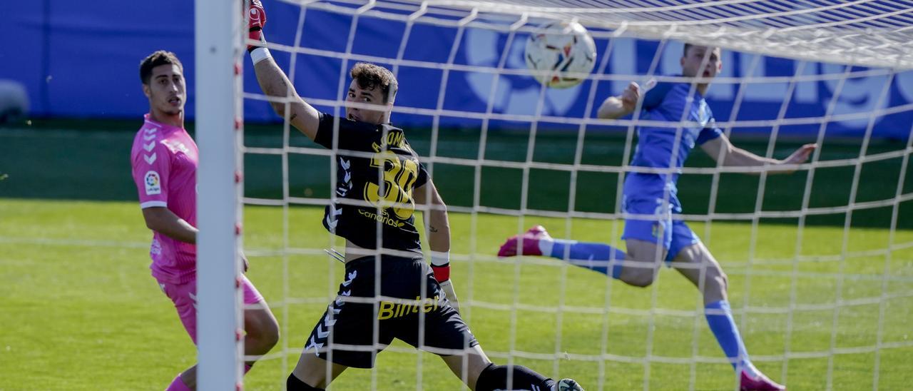 El tanto de Garcés, en el Fernando Torres, que supuso el 1-0 ante el Fuenla ante Josep y Lemos.