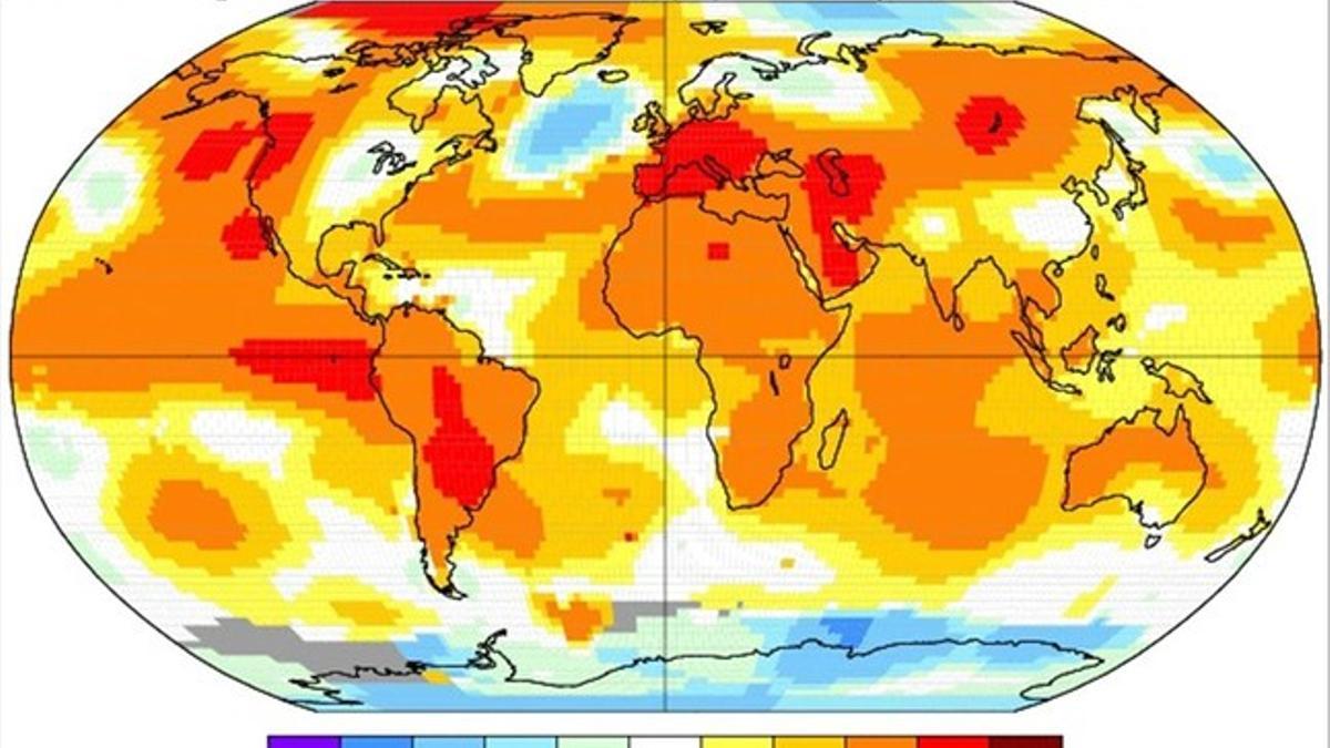 Anomalías de la temperatura mundial en el verano (junio-agosto) del 2015 con respecto a la media del periodo 1951-1980. Los colores rojizos equivalen a entre 2 y 4 grados por encima de lo habitual.