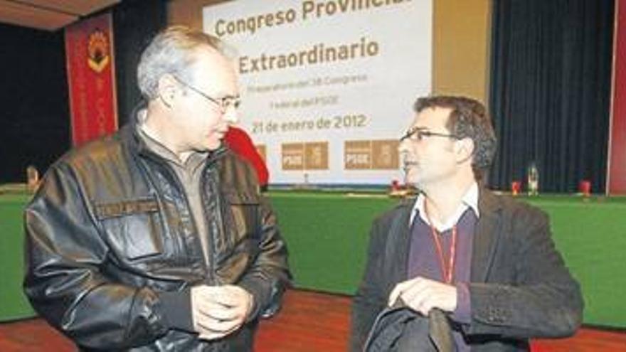 Durán intenta cerrar con Dobladez una sola lista para el congreso del PSOE-A