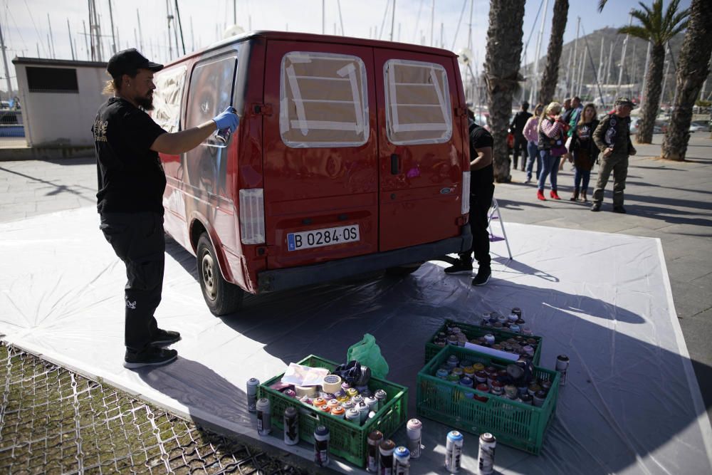 Demostración de grafitis sobre coches en Cartagena