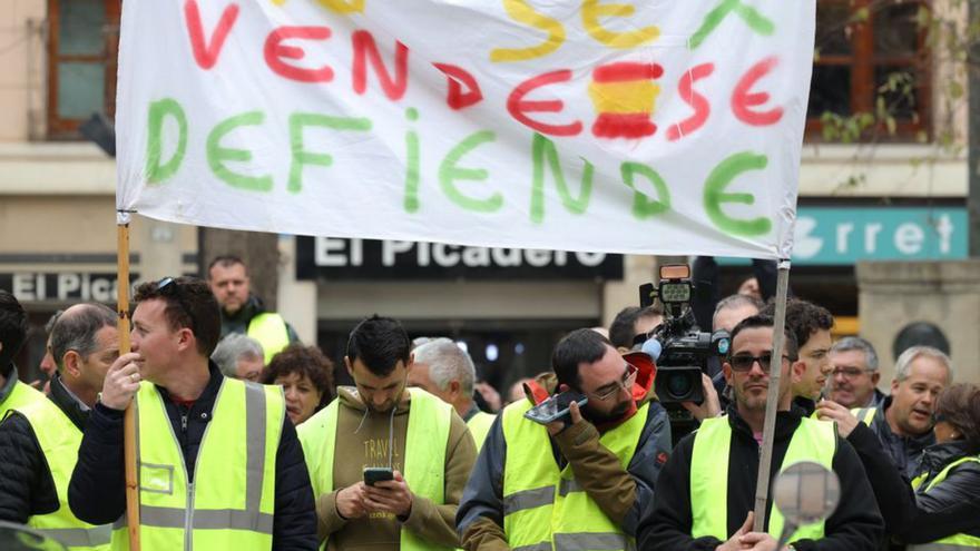 Protesta de los agricultores y ganaderos en Zaragoza.