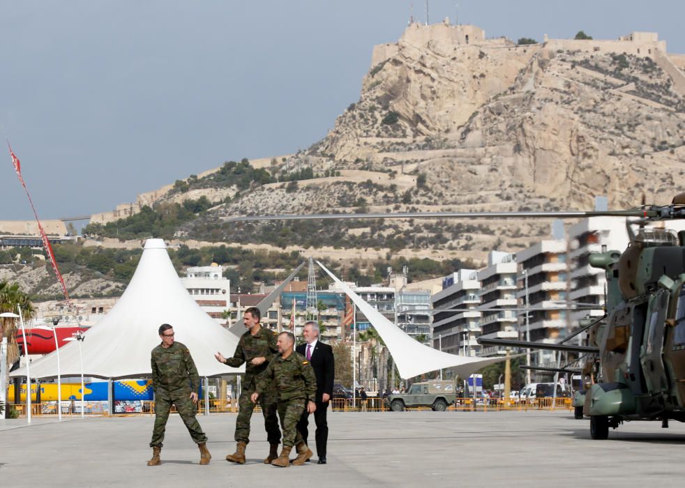 El Rey Felipe VI sigue desde Alicante varias maniobras del Mando de Operaciones Especiales