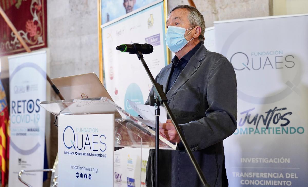 El presidente de Fundación QUAES, Javier Benítez, durante su intervención en la presentación.