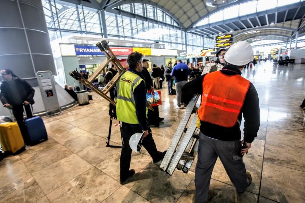 El temporal obliga a cerrar el tráfico aéreo en el aeropuerto de Alicante-Elche