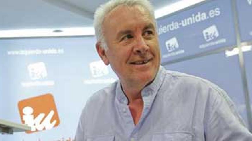 Cayo Lara recuerda que no votaron a IU Extremadura para permitir gobernar al PP