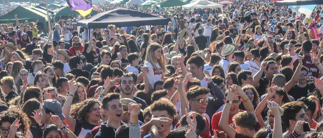 Imagen del recinto de mercados de Torrevieja el día de las paellas de las fiestas patronales de 2018