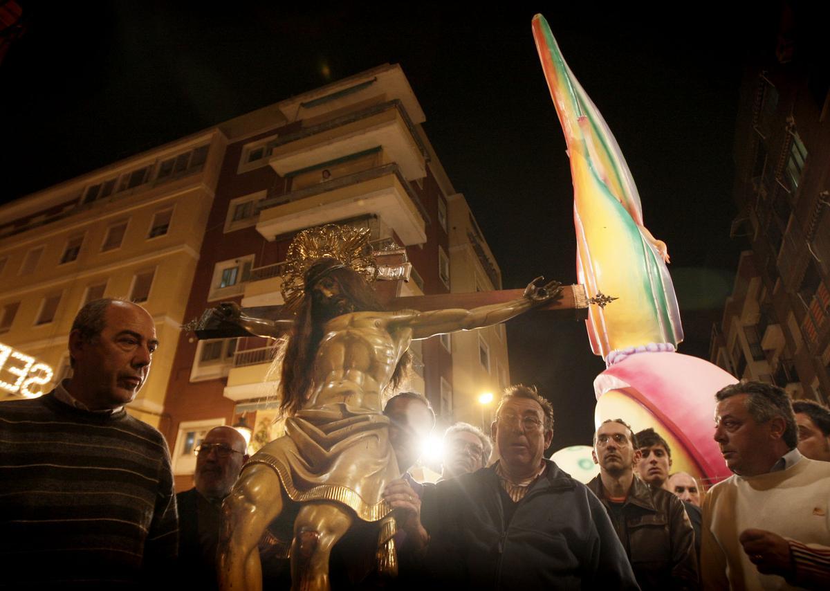 Imágenes y Fallas coincidieron en la Semana Santa de 2008