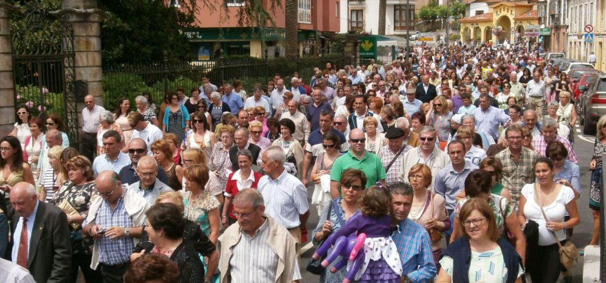 Colunga, entre gaitas, bolos y espuma: llegan las fiestas de Loreto