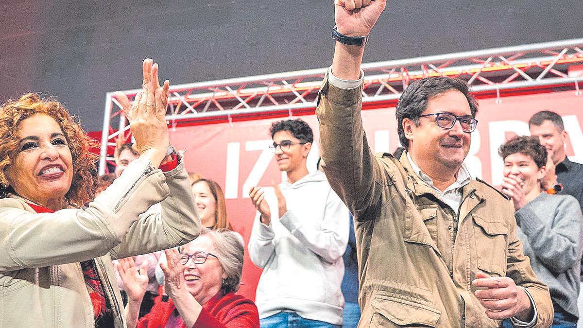 María Jesús Montero y Óscar López, el pasado 15 de diciembre durante un acto del PSOE en Alcorcón (Madrid).